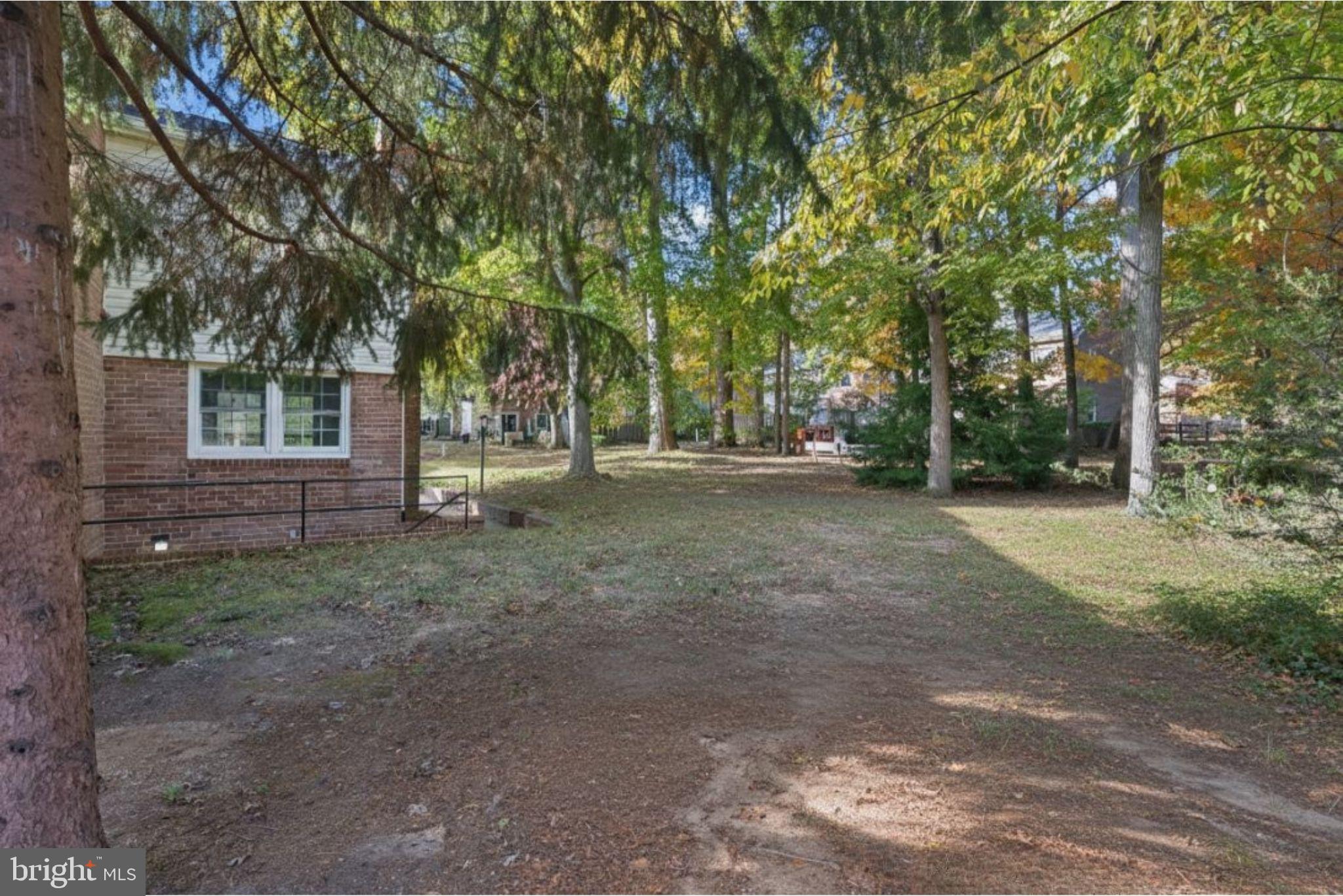 855 AZALEA DRIVE 27-855