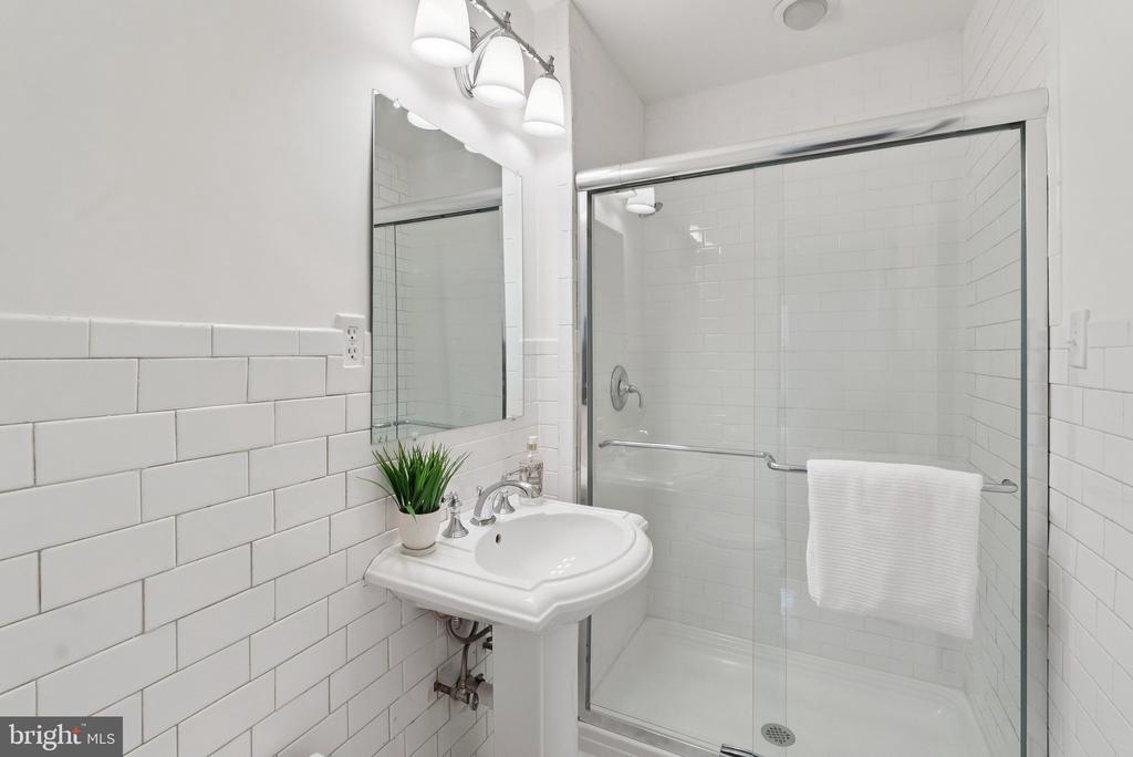855 AZALEA DRIVE 27-855