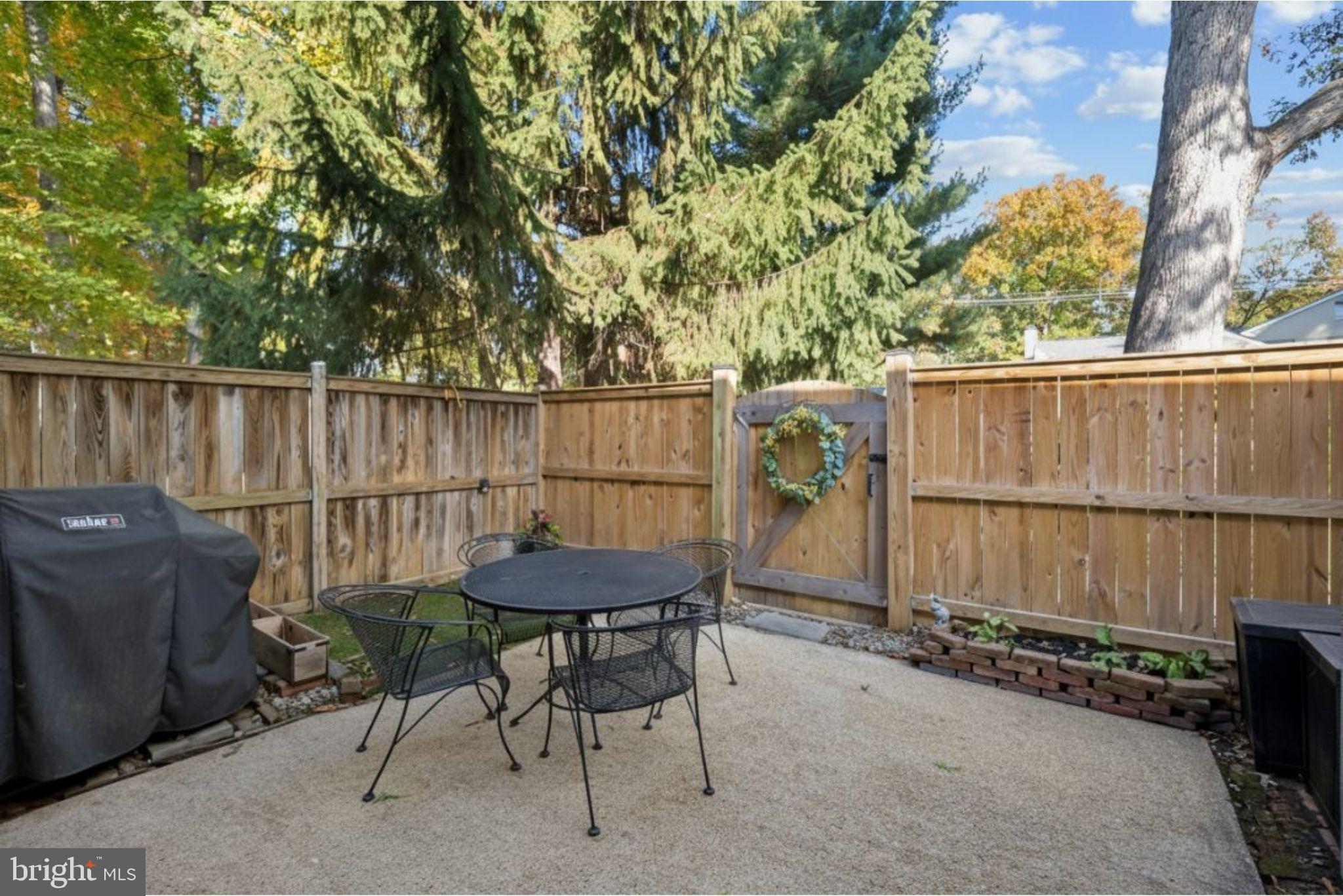 855 AZALEA DRIVE 27-855