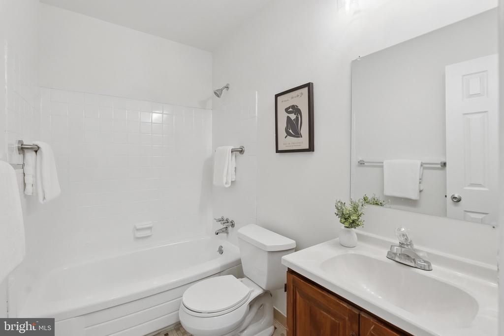 855 AZALEA DRIVE 27-855