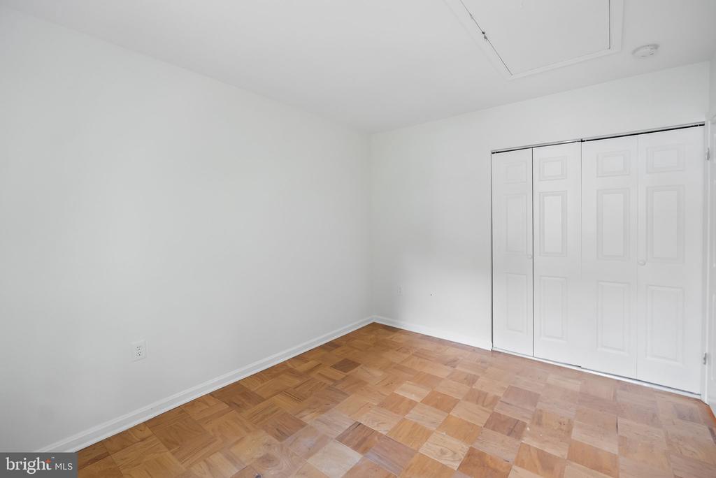 855 AZALEA DRIVE 27-855