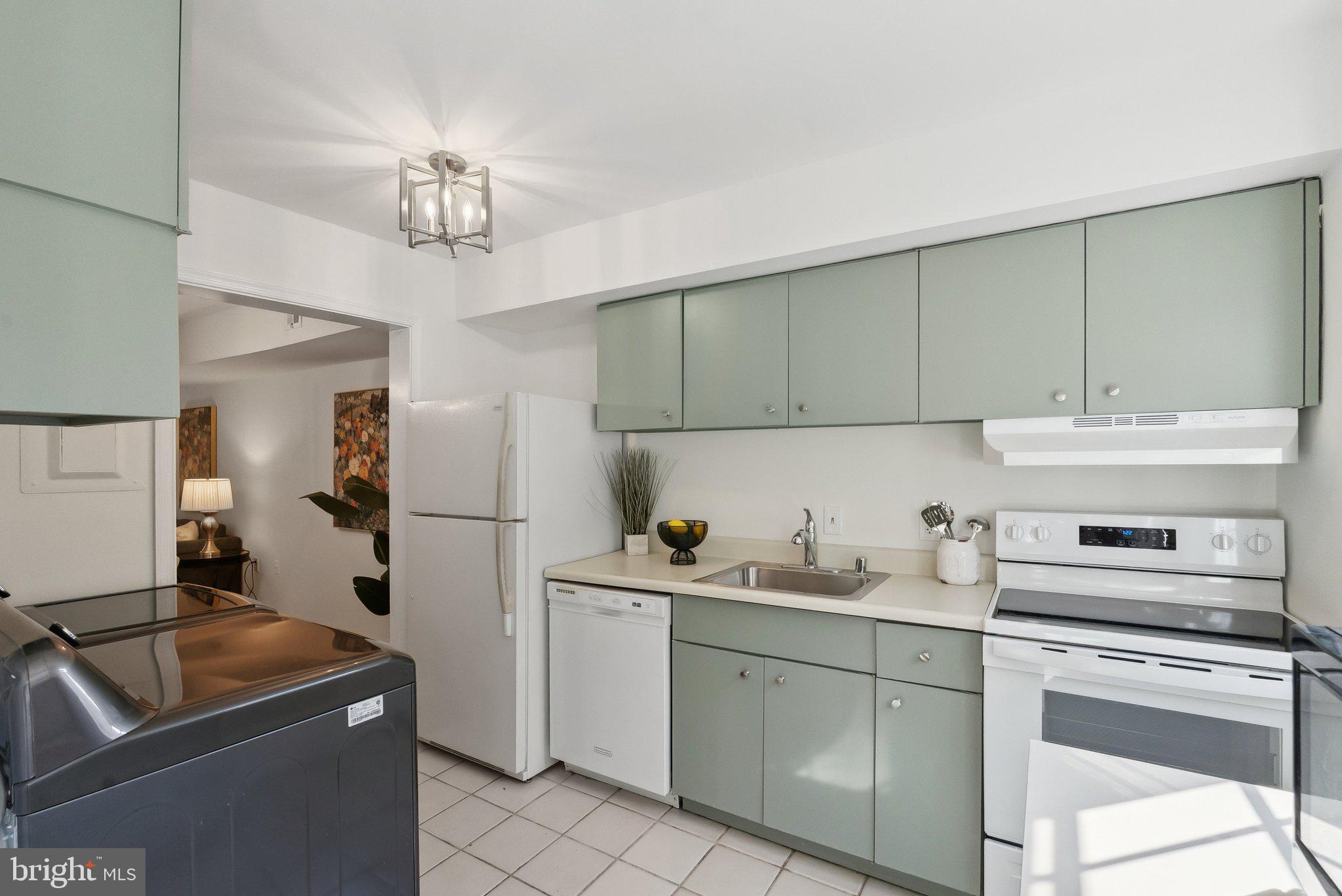 855 AZALEA DRIVE 27-855