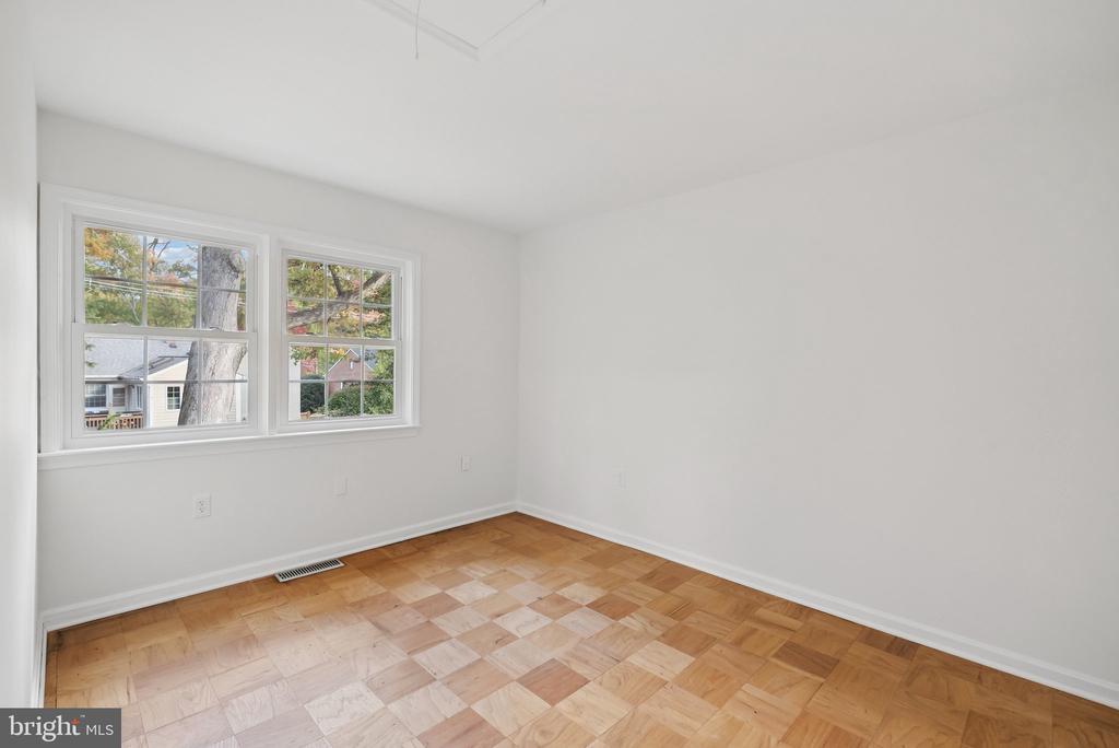 855 AZALEA DRIVE 27-855
