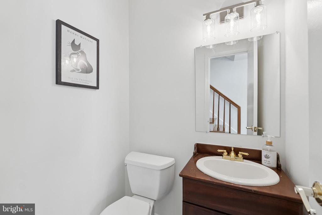 855 AZALEA DRIVE 27-855