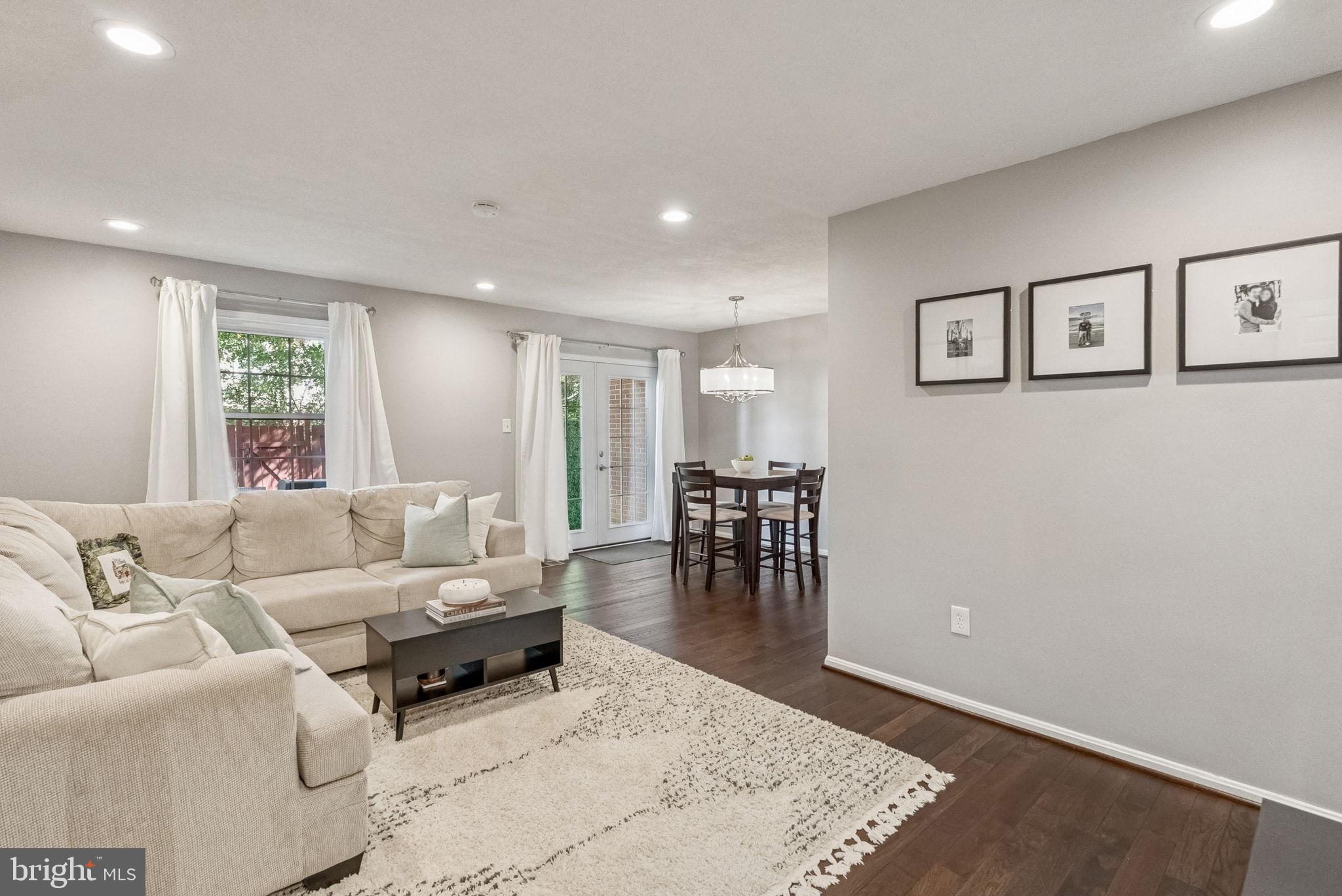 7 CORNERWOOD COURT