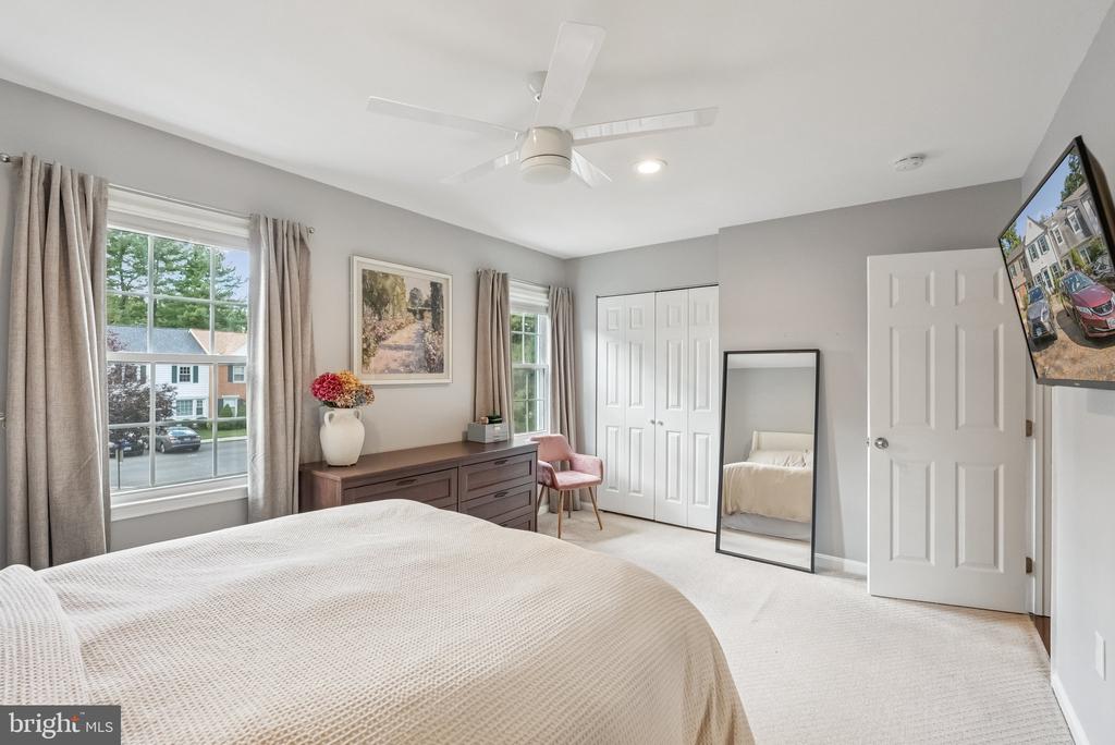 7 CORNERWOOD COURT