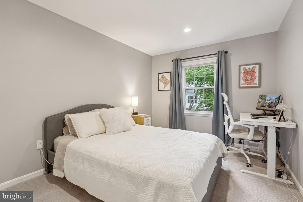 7 CORNERWOOD COURT
