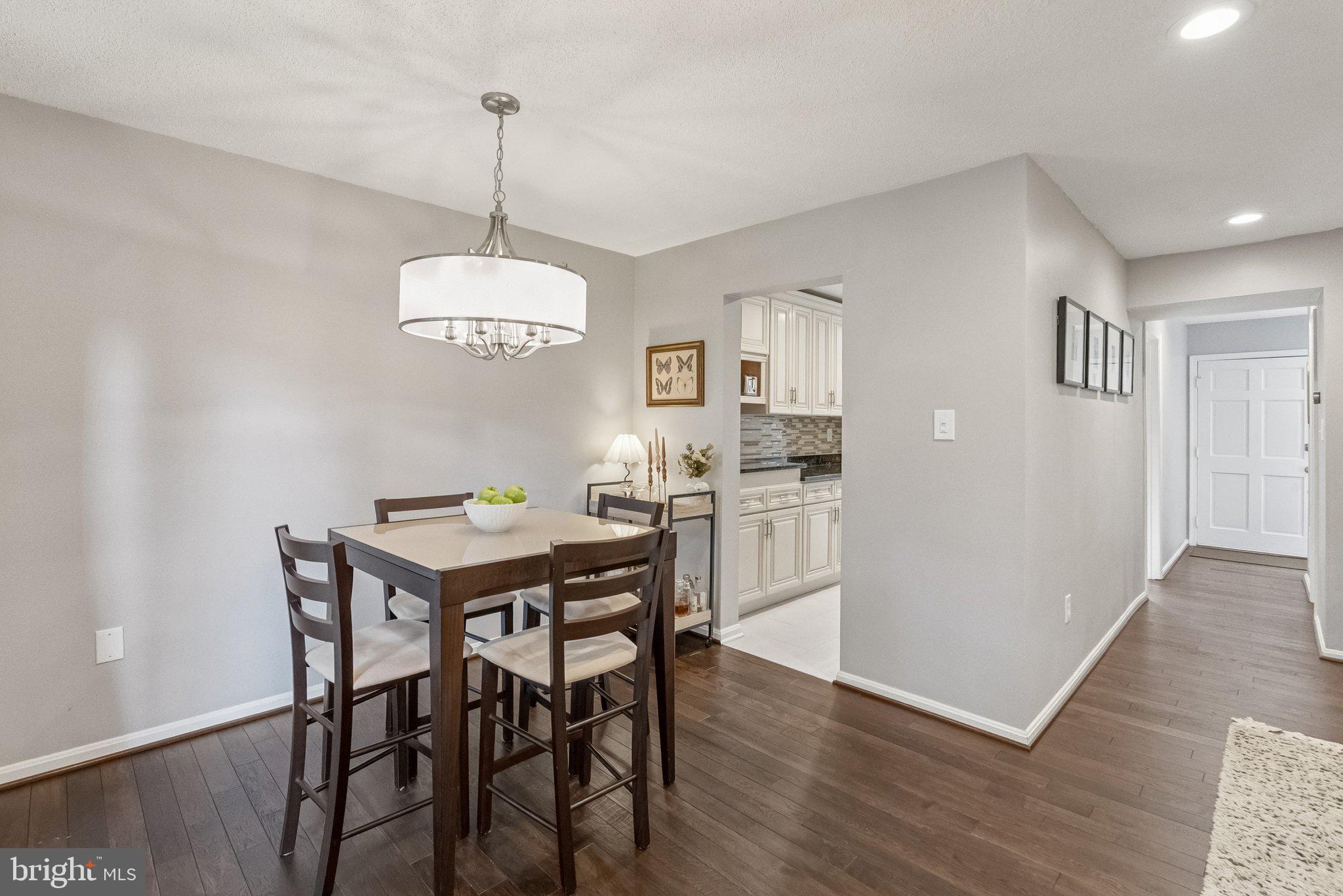 7 CORNERWOOD COURT