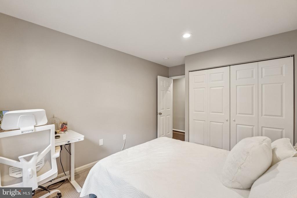 7 CORNERWOOD COURT