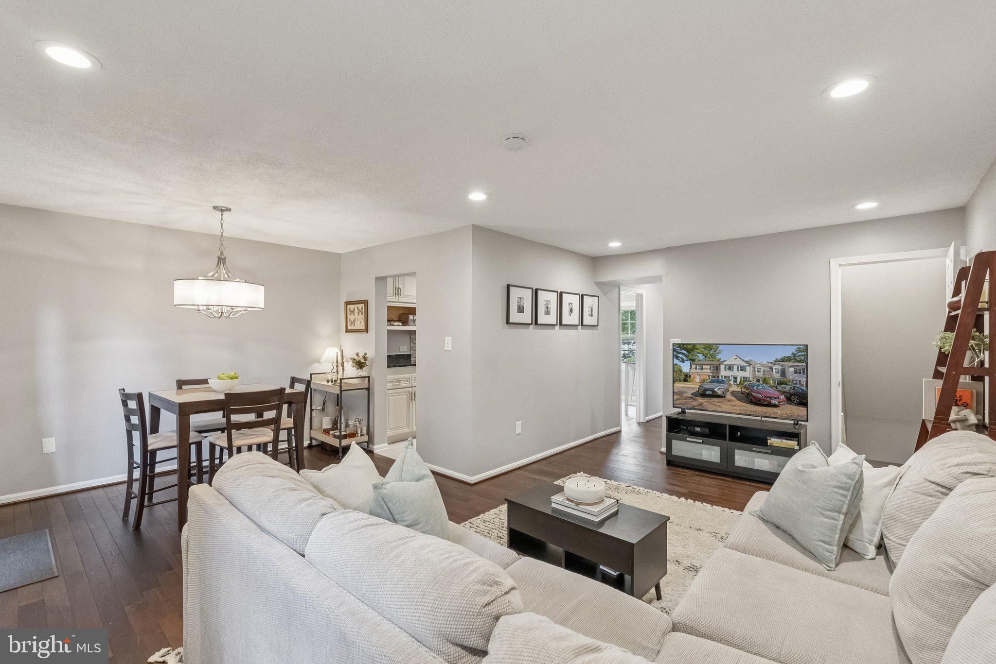 7 CORNERWOOD COURT