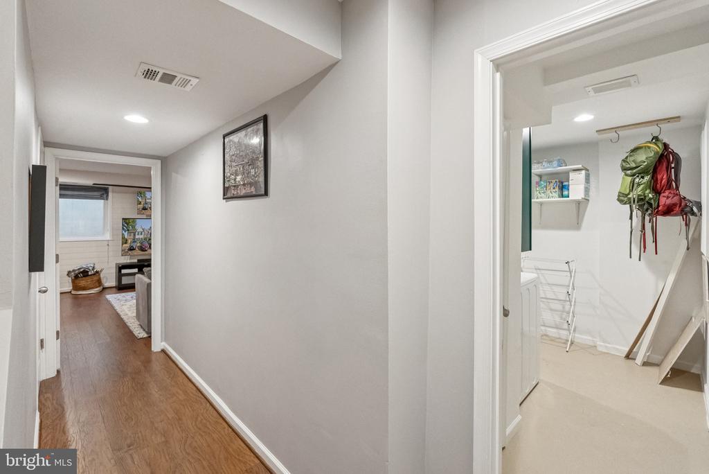 7 CORNERWOOD COURT