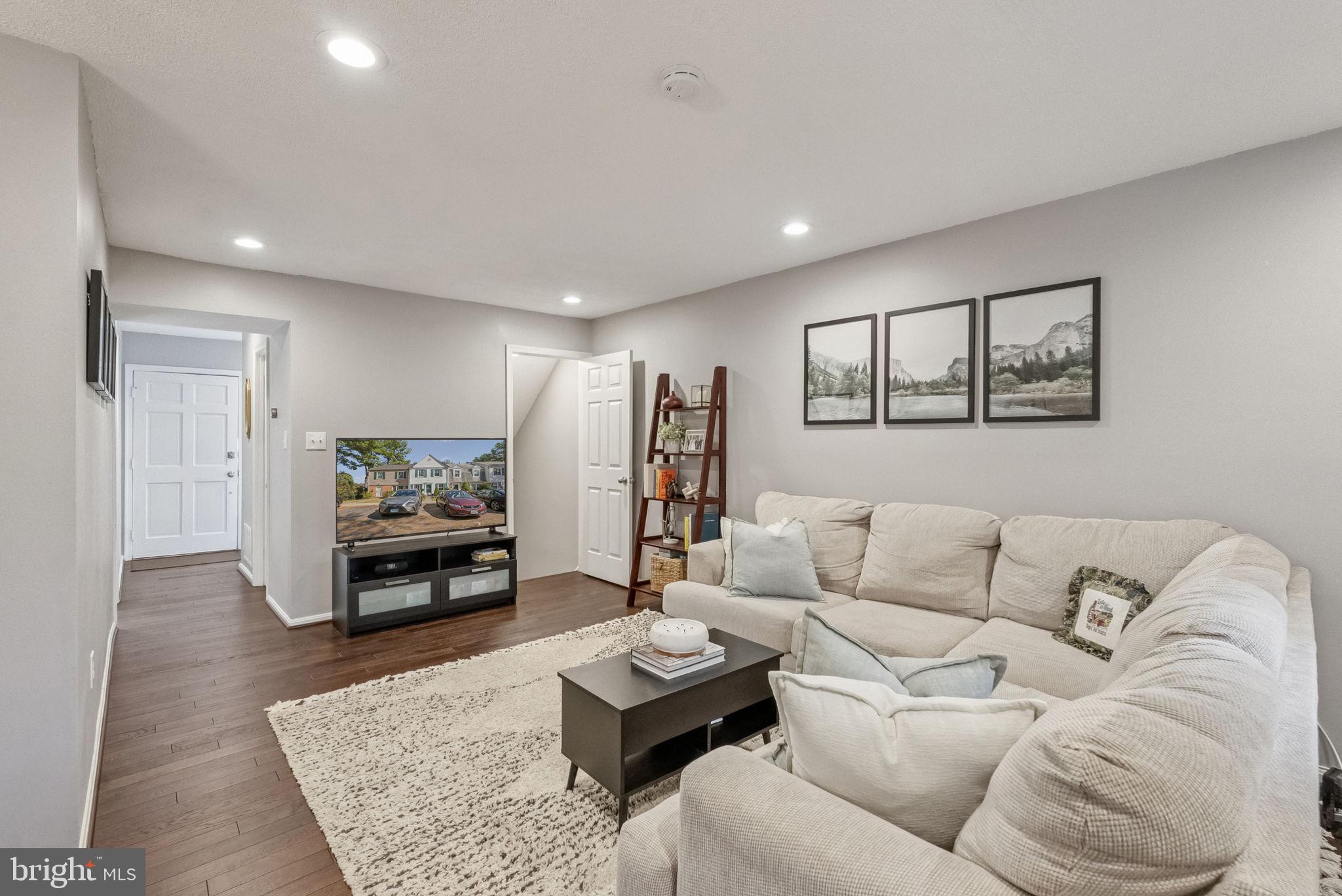 7 CORNERWOOD COURT