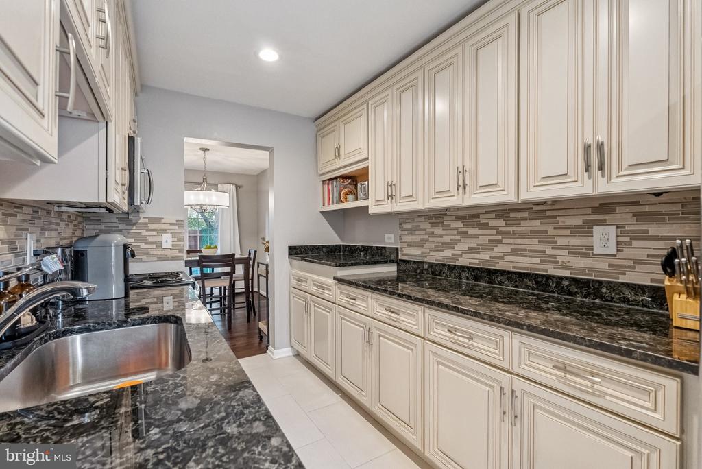 7 CORNERWOOD COURT
