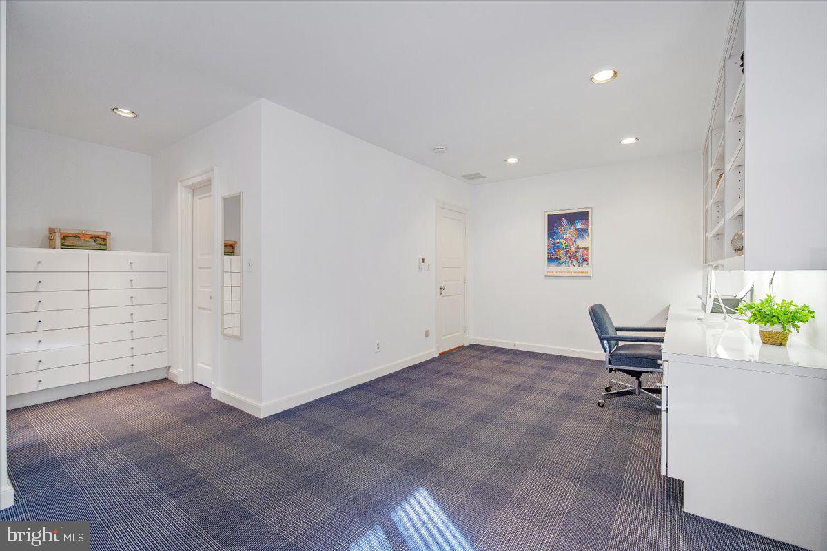 8917 HARVEST SQUARE COURT