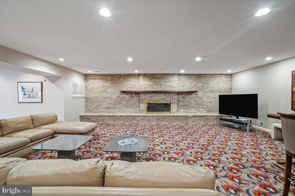 8917 HARVEST SQUARE COURT