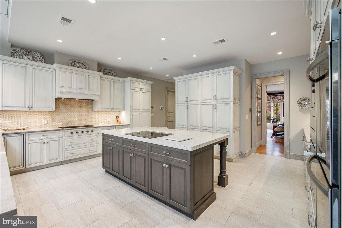 8917 HARVEST SQUARE COURT