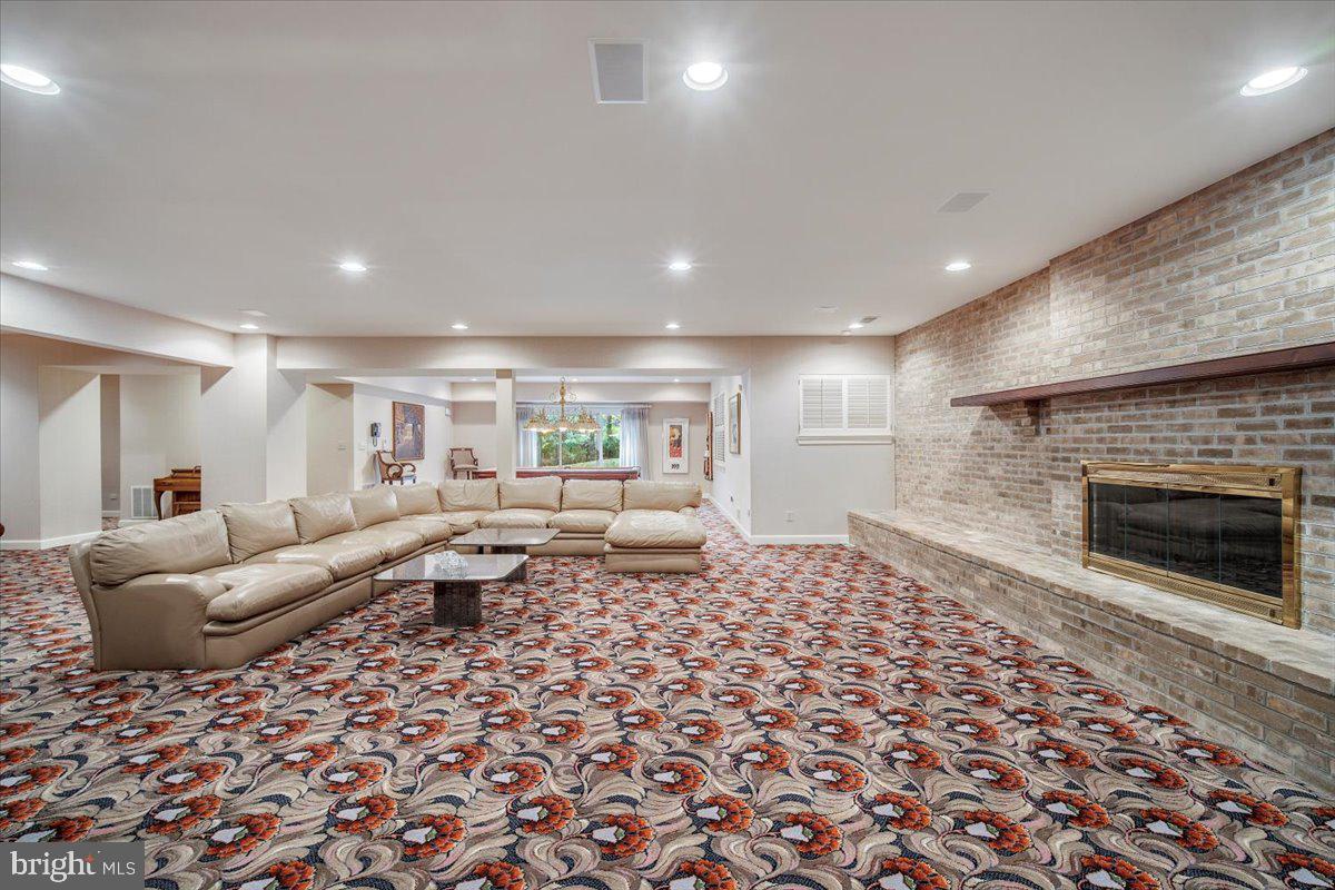 8917 HARVEST SQUARE COURT