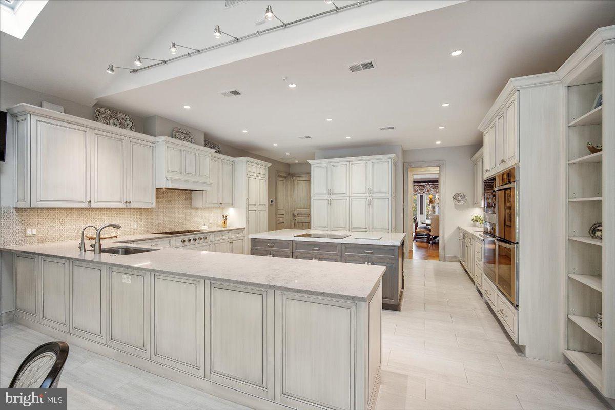 8917 HARVEST SQUARE COURT