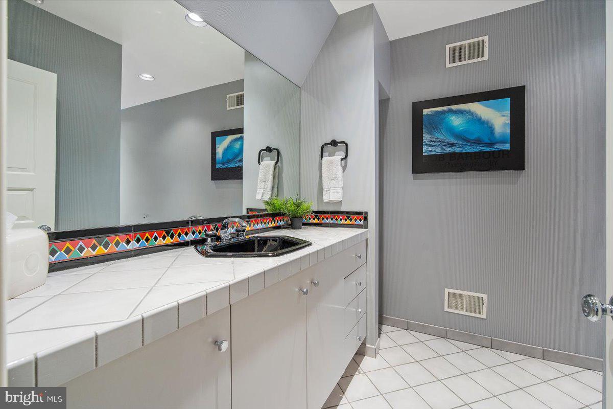 8917 HARVEST SQUARE COURT