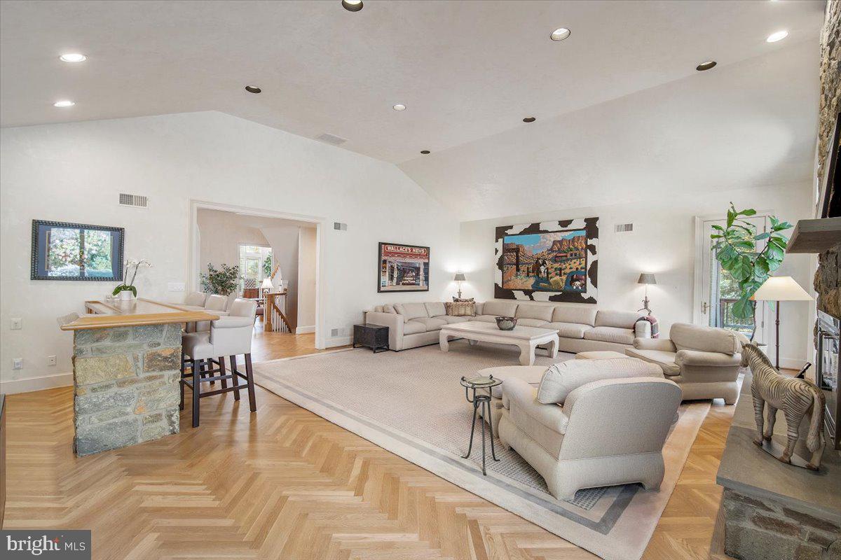 8917 HARVEST SQUARE COURT