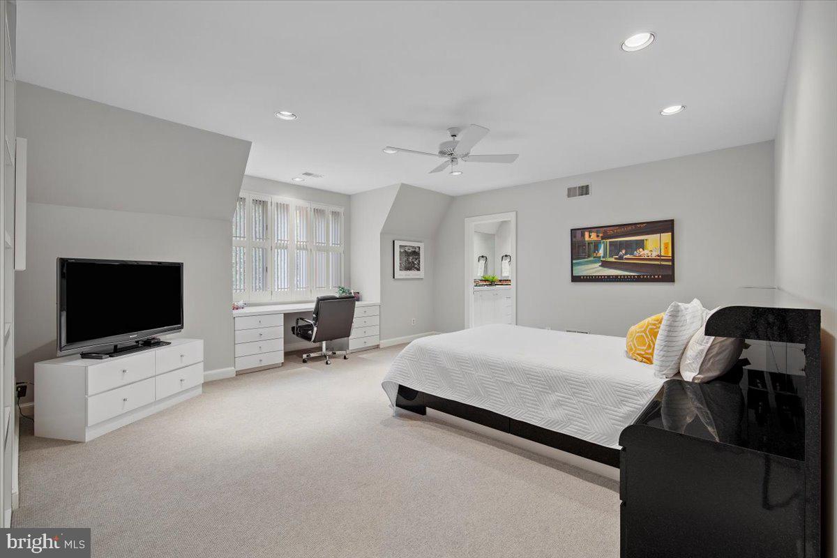 8917 HARVEST SQUARE COURT