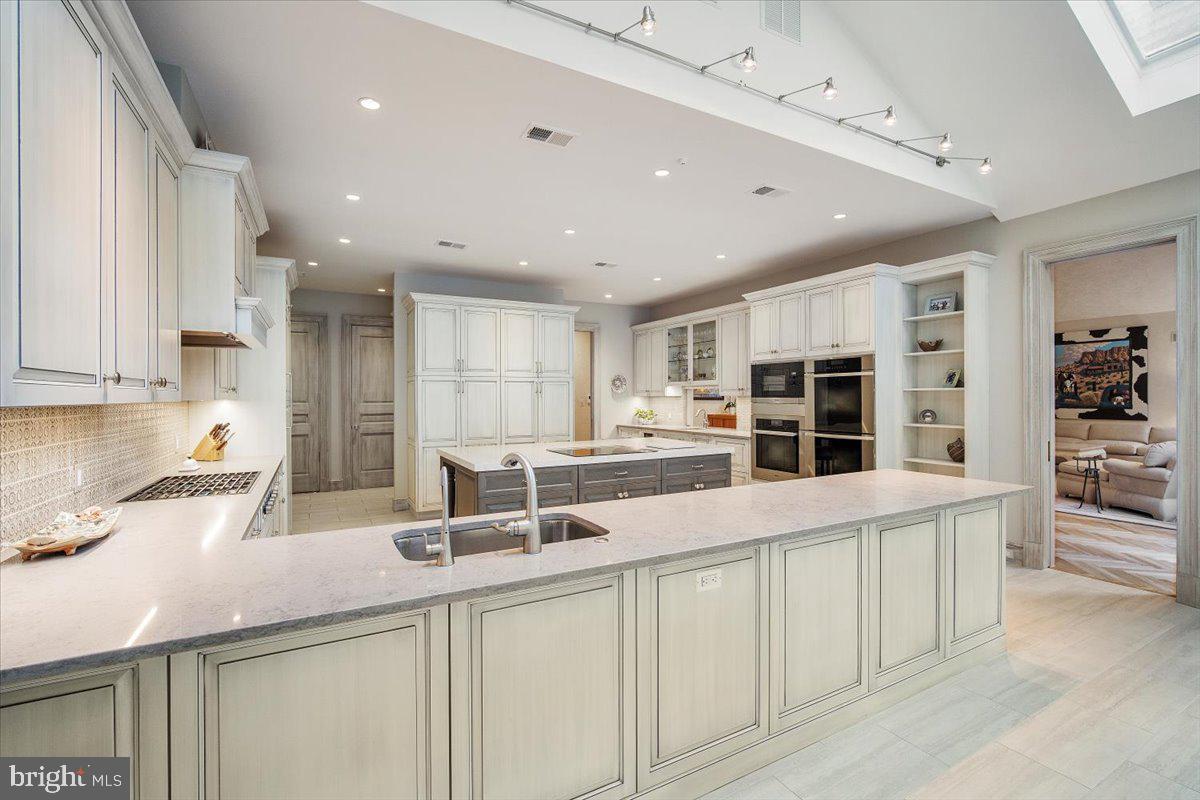 8917 HARVEST SQUARE COURT