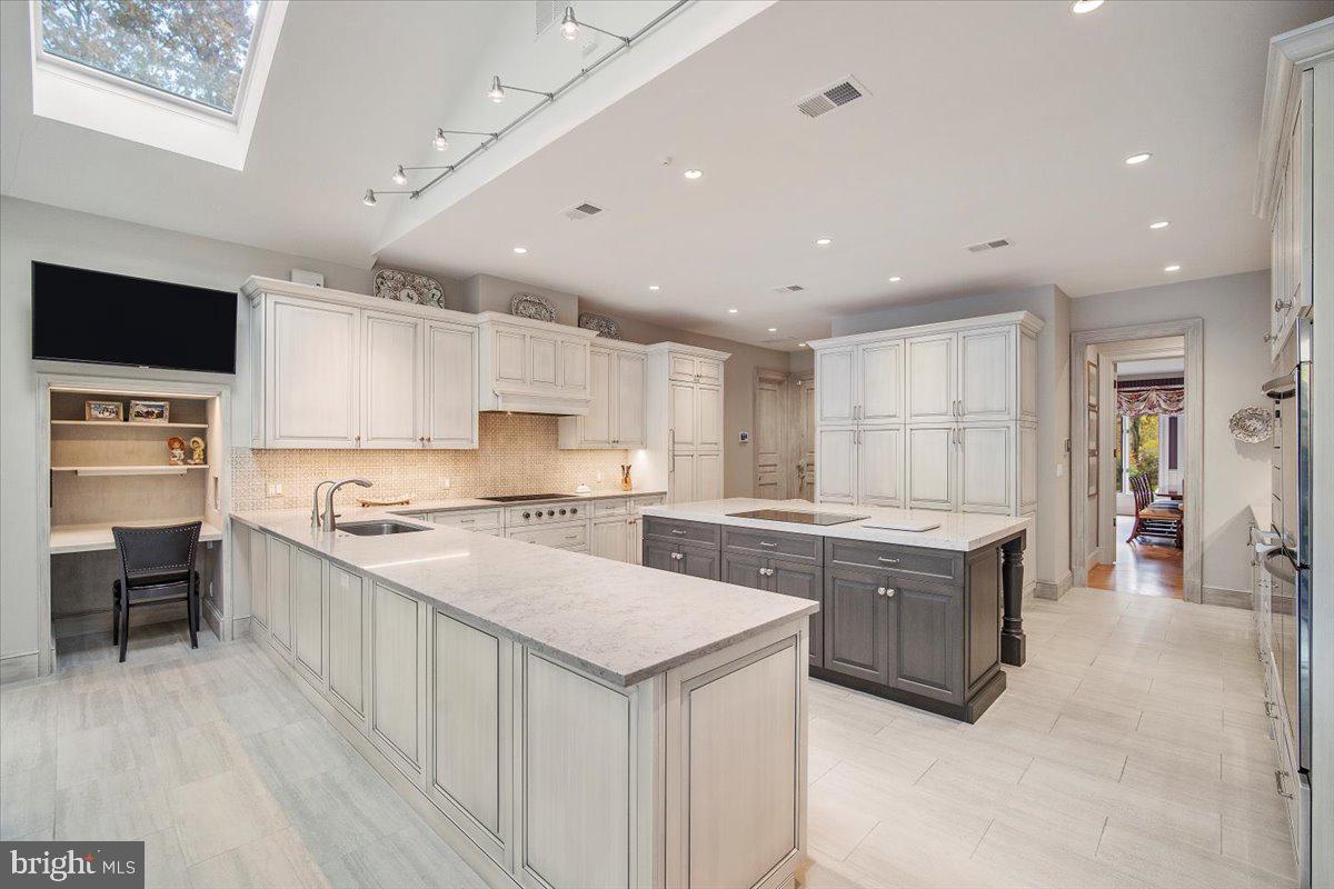 8917 HARVEST SQUARE COURT