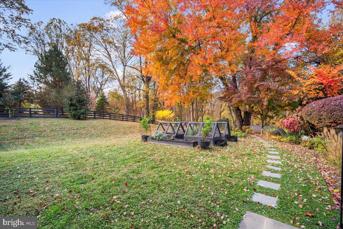 10801 SPRING KNOLL DRIVE