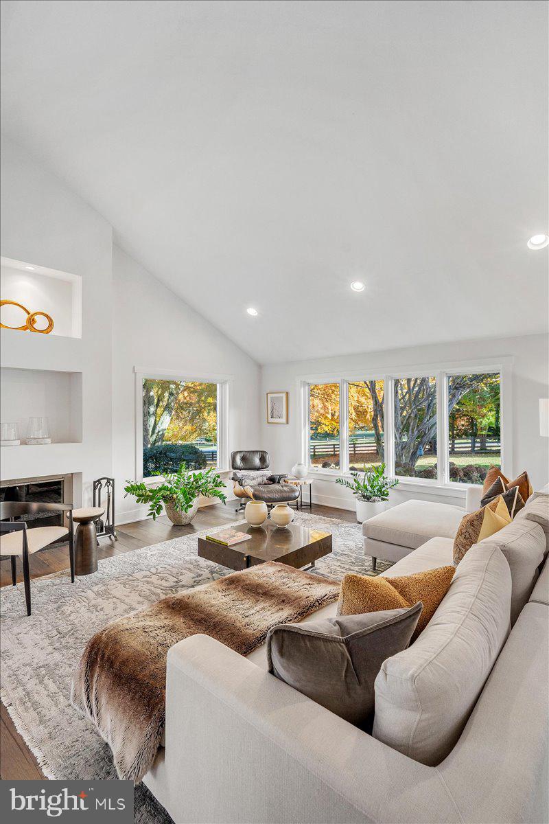 10801 SPRING KNOLL DRIVE