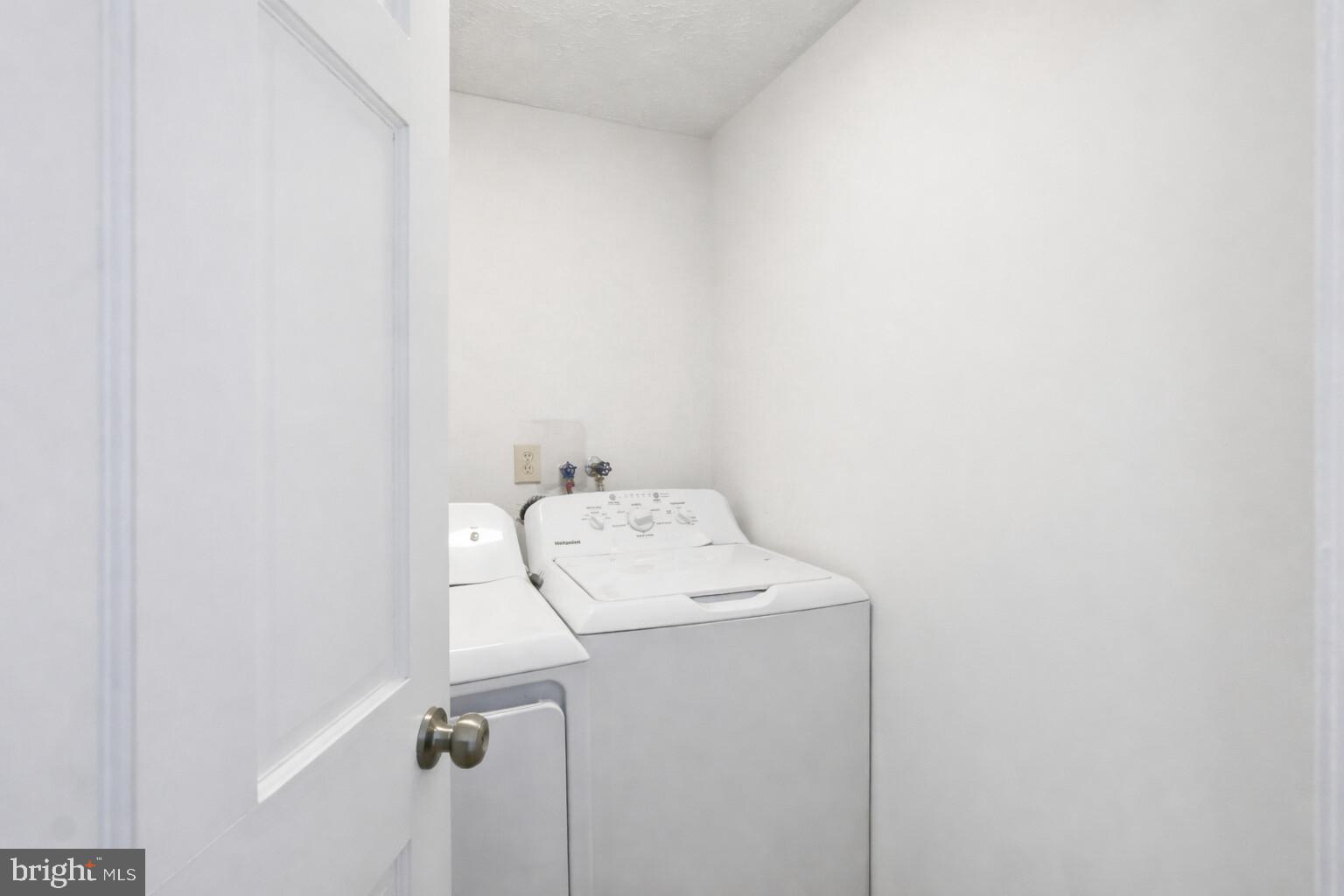 4620 THORNHURST DRIVE