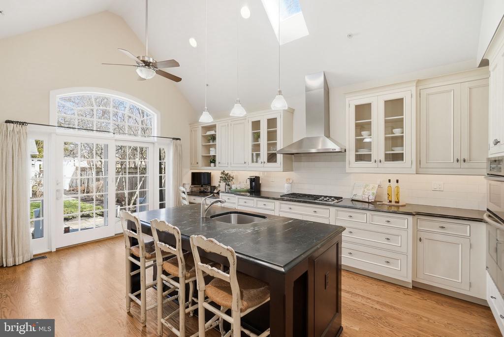 509 W MONTGOMERY AVENUE