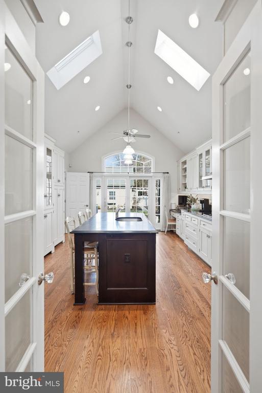 509 W MONTGOMERY AVENUE