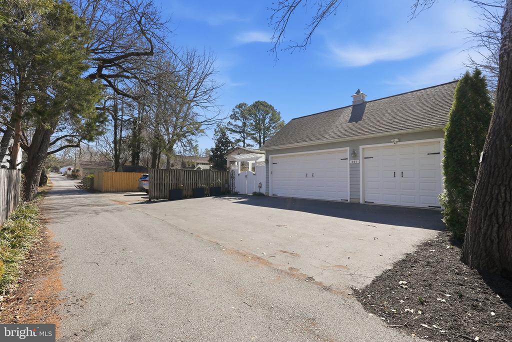 509 W MONTGOMERY AVENUE