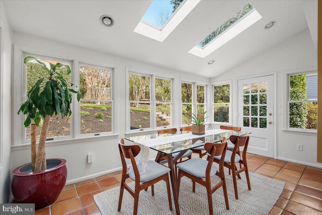 6107 CROMWELL DRIVE