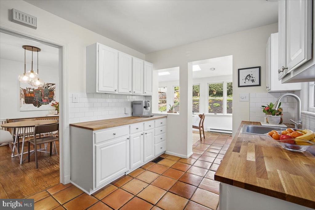 6107 CROMWELL DRIVE