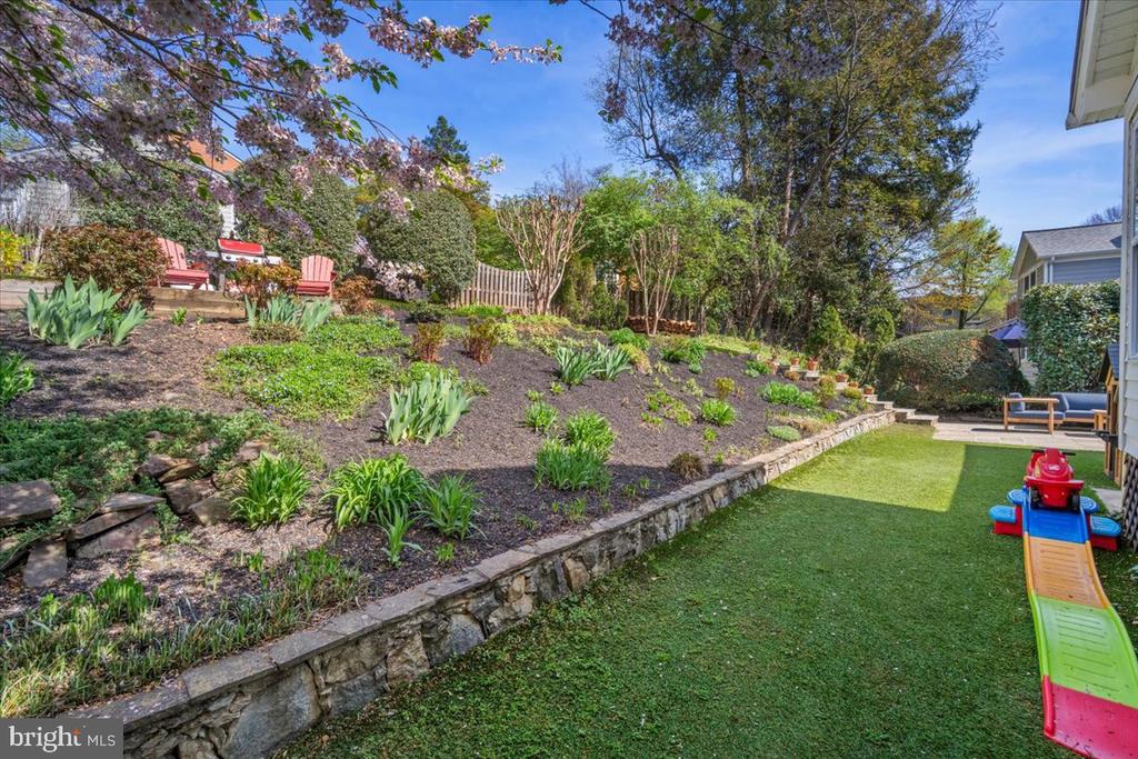 6107 CROMWELL DRIVE