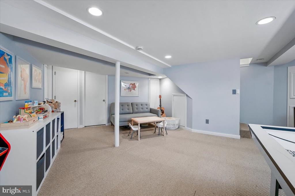 6107 CROMWELL DRIVE