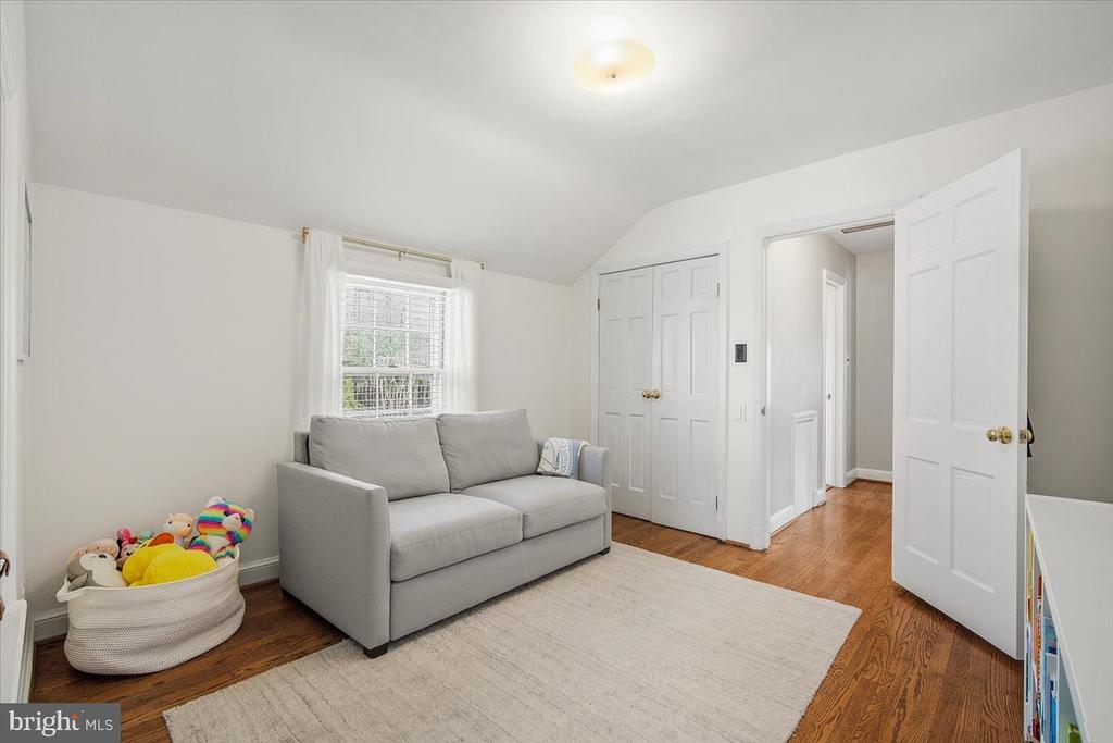 6107 CROMWELL DRIVE