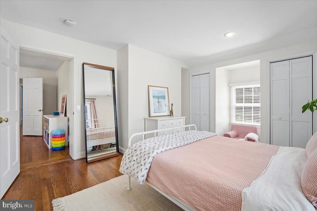 6107 CROMWELL DRIVE