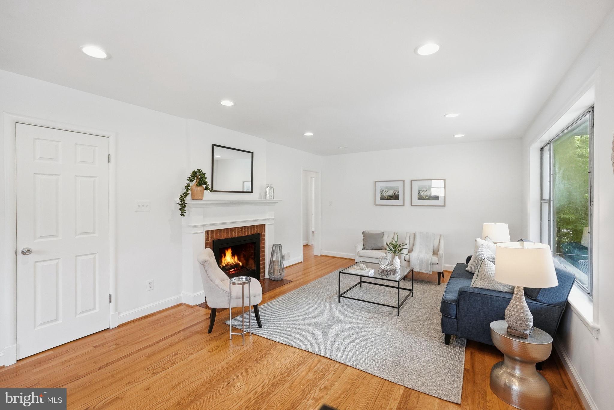 10207 BRUNSWICK AVENUE