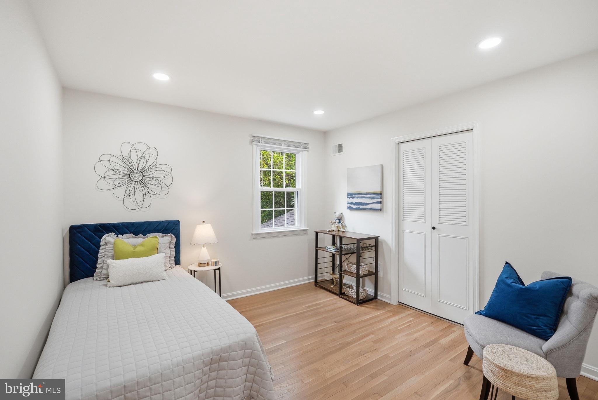 815 WOODLEY DRIVE