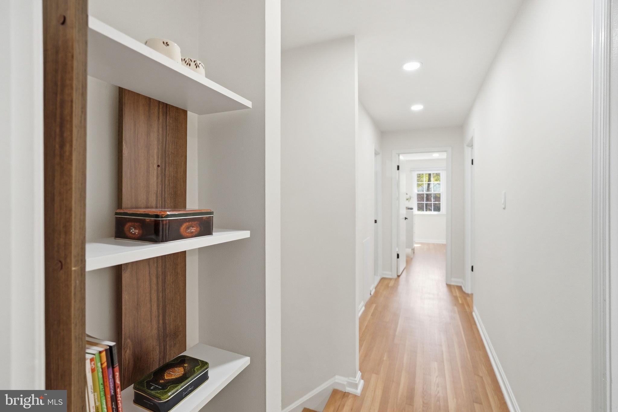 815 WOODLEY DRIVE