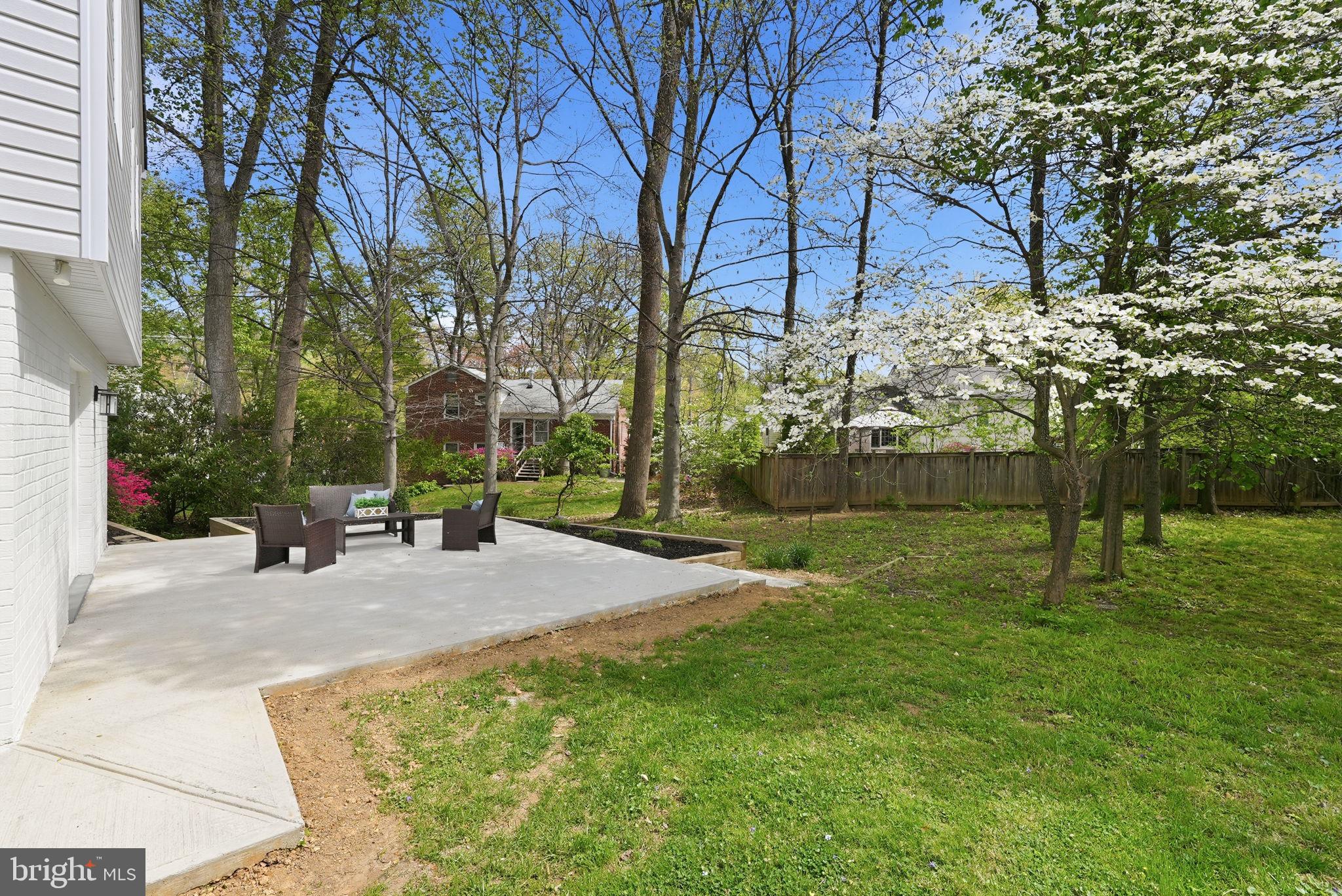 815 WOODLEY DRIVE