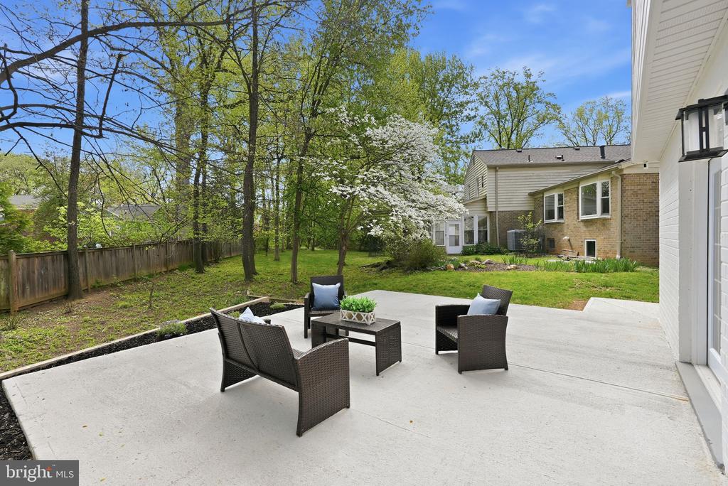815 WOODLEY DRIVE