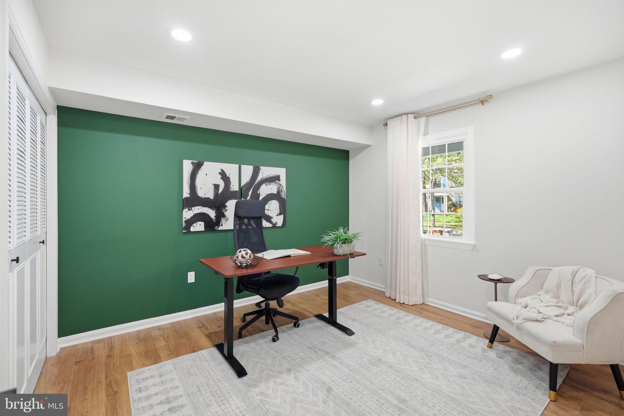 815 WOODLEY DRIVE