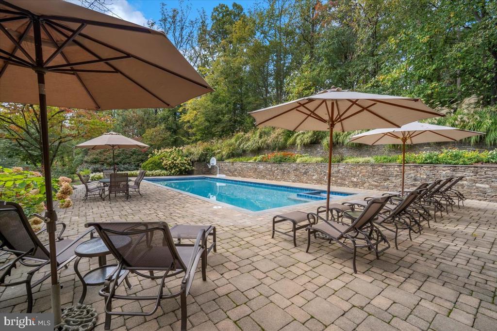 8917 HARVEST SQUARE COURT