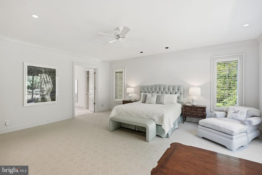 8917 HARVEST SQUARE COURT