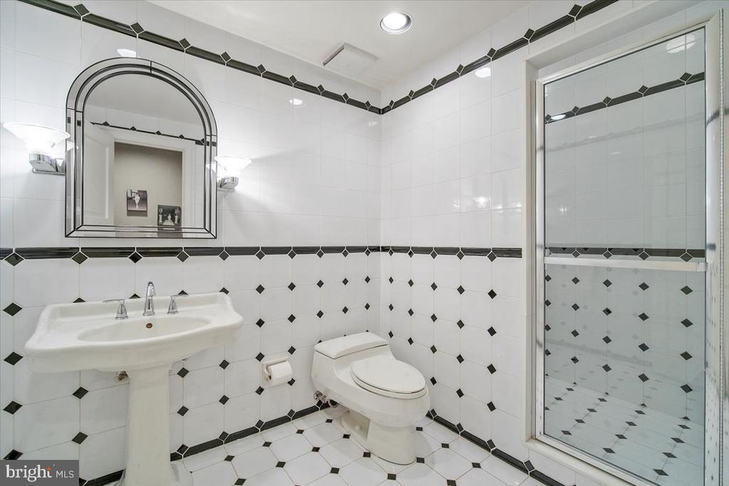 8917 HARVEST SQUARE COURT
