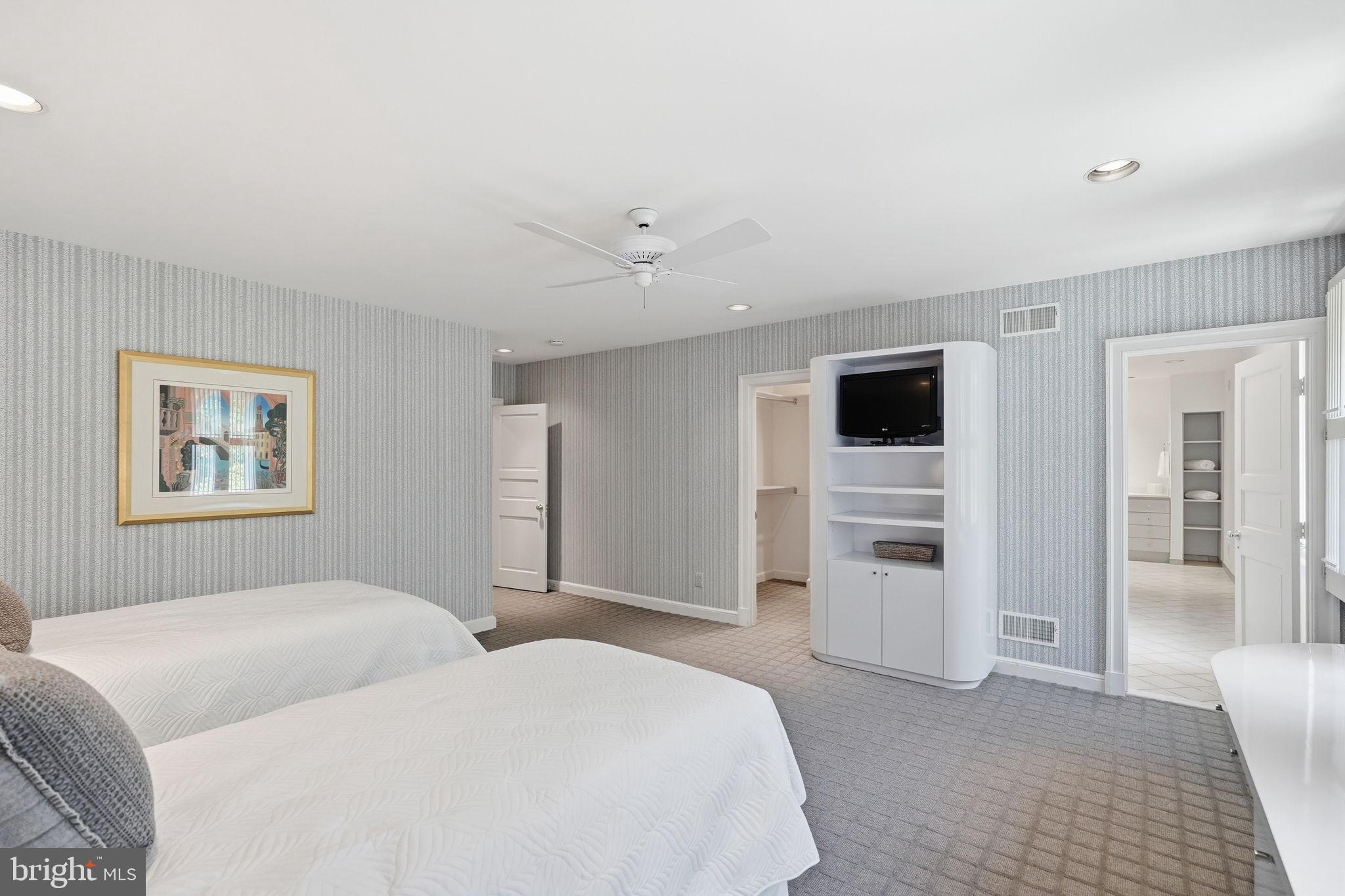 8917 HARVEST SQUARE COURT