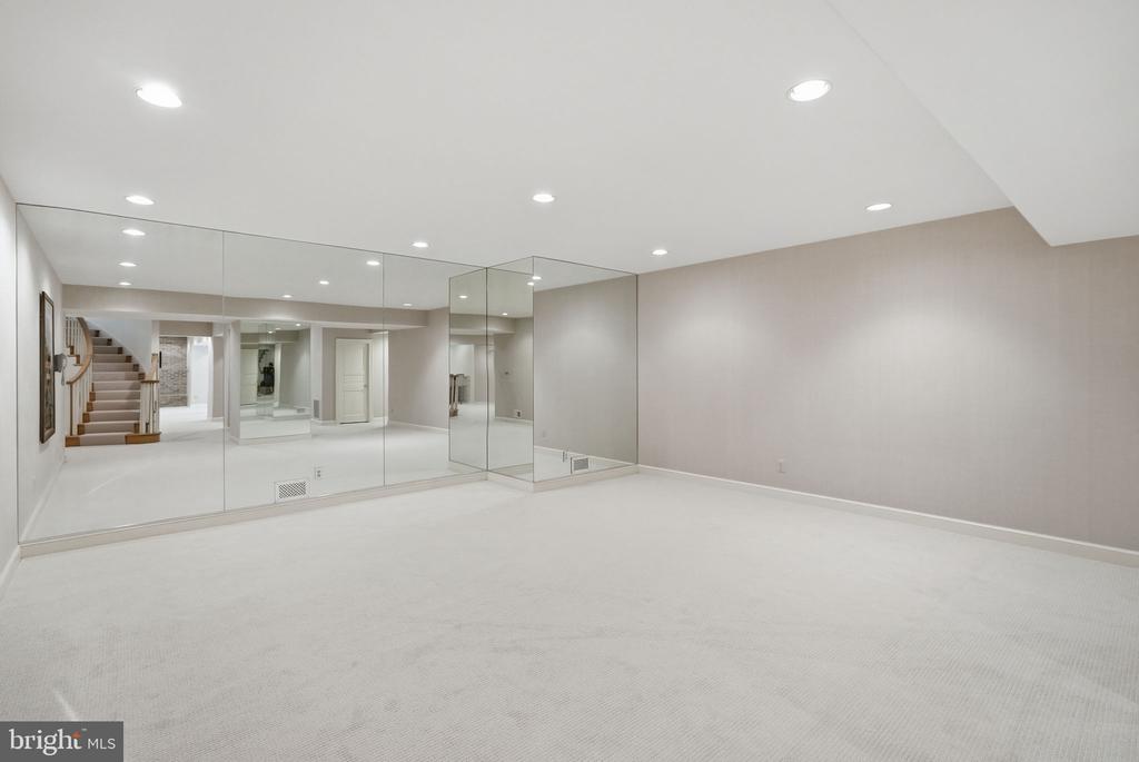 8917 HARVEST SQUARE COURT